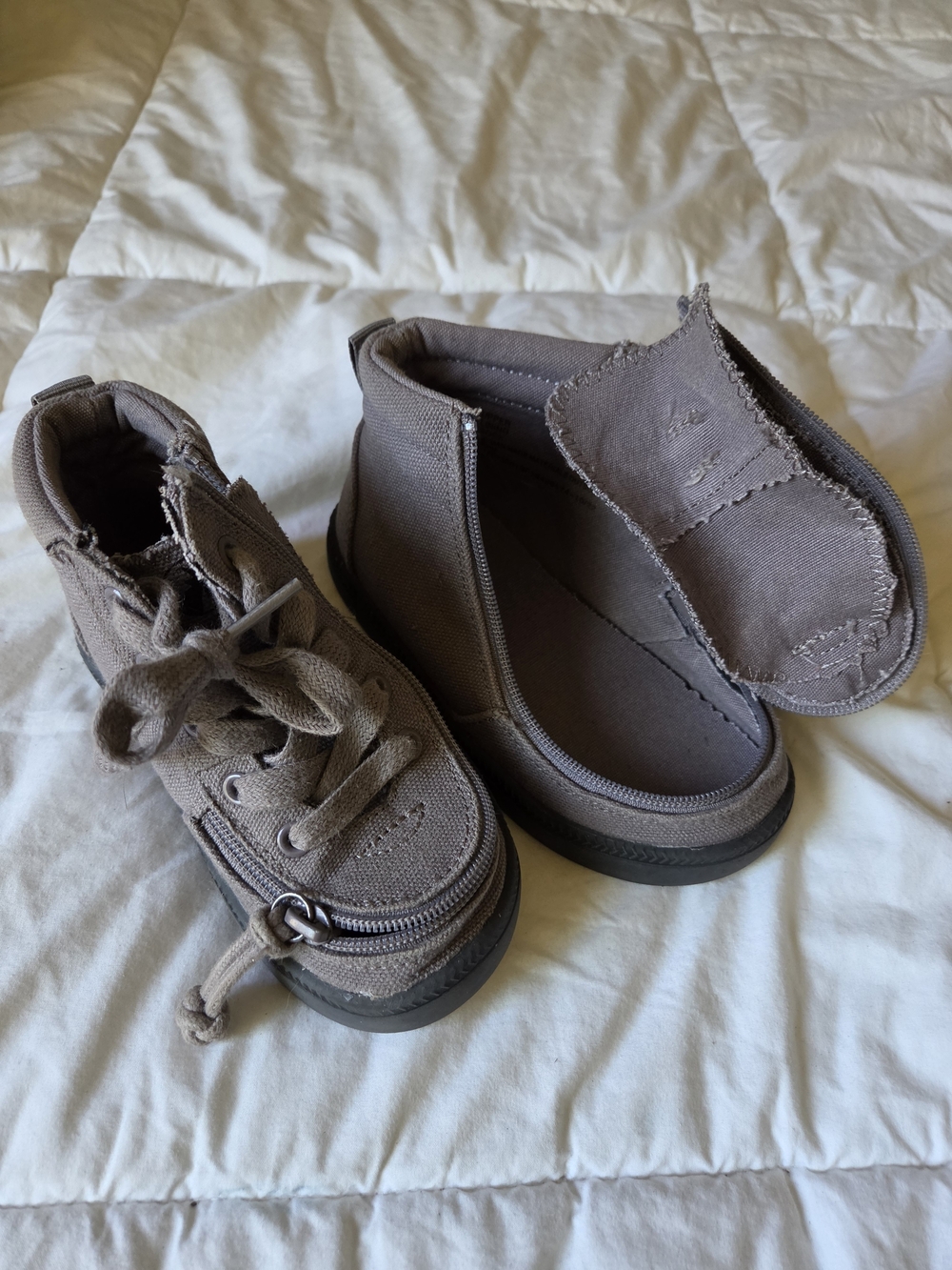BILLY Footwear Toddler Harmon Grey Canvas High Top Sneakers Size 8C Adaptive